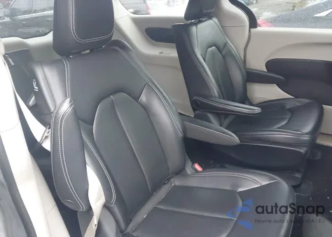 2023 Chrysler Pacifica Hybrid Touring L z USA, uszkodzony, nr VIN 2C4RC1L77PR588847